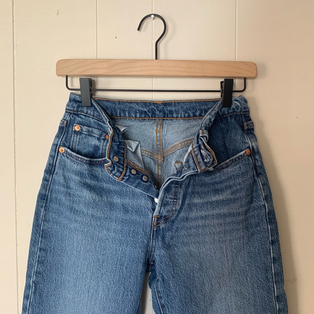 Levi’s 501 Original Straight Leg Jeans Medium Wash High Rise (25w x 30l) - Picture 4 of 5